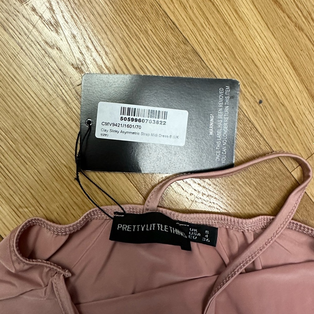 PrettyLittleThing Blush One-Shoulder Dress - Picture 5 of 5